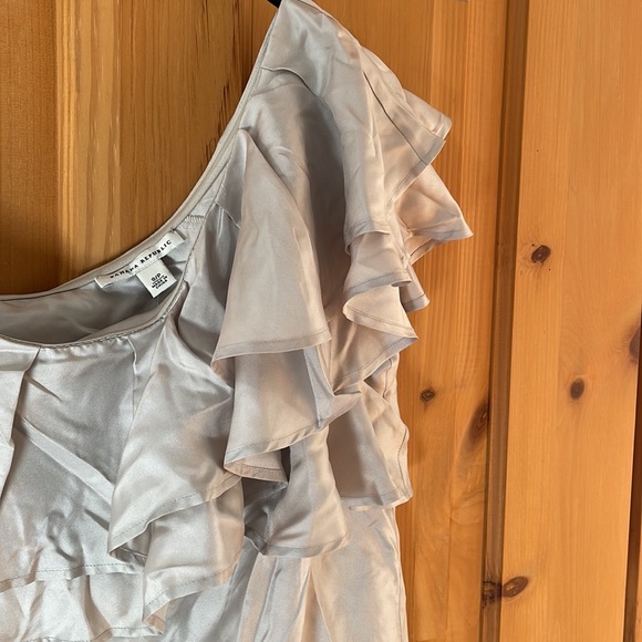 Banana Republic Silver 100% Silk One Shoulder Ruffle Top, size S - Picture 2 of 5